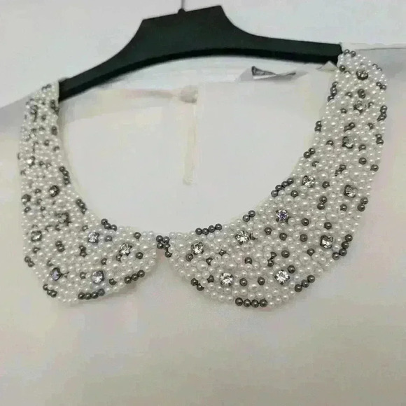 Reitmans size Small off white shirt with embellished collar blue and white pearl - Picture 6 of 8